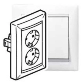 Legrand Valena 2x2P+F csatlakozóaljzat, fehér - 774400