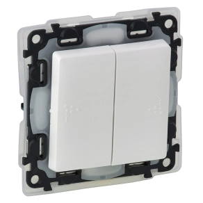   Legrand Valena Life kettős váltókapcsoló IP44 fehér - 752158