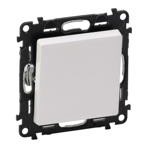   Legrand Valena Life egypólusú kapcsoló 10 AX fehér - 752101