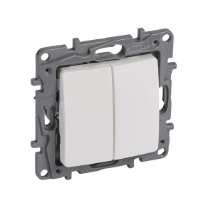   Legrand Niloé kettős váltóérintkezős nyomó, fehér - 764508