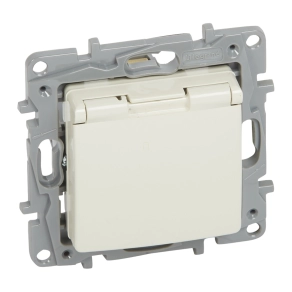   Legrand Niloé 2P+F aljzat csapófedeles, biztonsági zsaluval, bézs - 764632