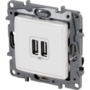   Legrand Niloé kettős USB-A+A töltőaljzat-3 A-15 W, fehér - 764594