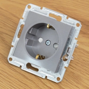   Schneider Electric Asfora - EPH2900262 - 2P+F csatlakozóaljzat, biztonsági zsaluval, csavaros, acél