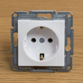   Schneider Electric Asfora - EPH2970121 - 2P+F csatlakozóaljzat, csavaros, keret nélkül, fehér