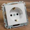 Schneider Electric Sedna Design & Elements - SDD111022 -2P+F csatlakozóaljzat biztonsági zsaluval, rugós bekötés, 16A, fehér