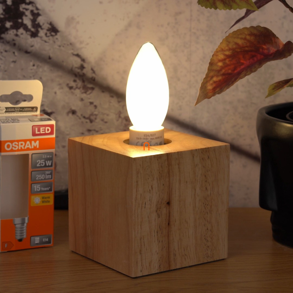 Osram E14 LED Star gyertya 2,5W 250lm 2700K melegfehér 300° opál - 25W izzó helyett