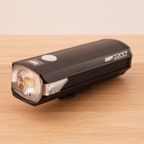   Cateye AMPP 2200 kerékpár első lámpa 5 funkció/1LED USB töltés +H34 2200l HLEL-2200RC