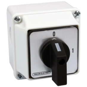  Tracon tokozott kézi kapcsoló, BE-KI, 400V, 20A, 4P, 5,5kW, 48×48mm, 90fok, IP65, TK-209/4T65