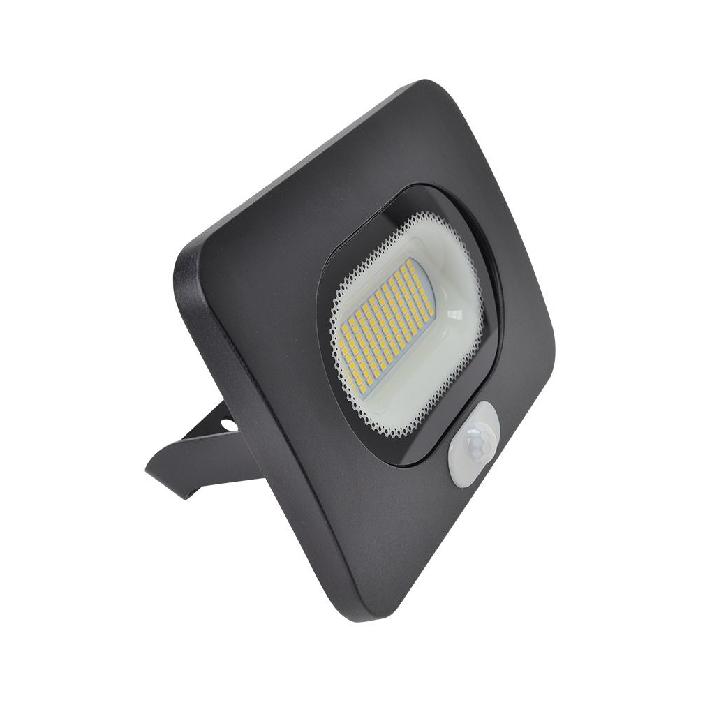 LED fényvető mozgásérzékelővel, fekete 50W, 4000K, IP65, 3750lm, RLEDLM50 - Tracon RSMDLM50