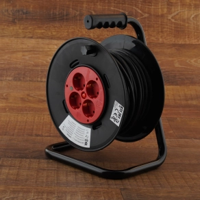  Stilo 2 pólusú műanyag kábeldob fém tartóval 20 fm. MT 3x1,5mm2 vezetékkel - STI781