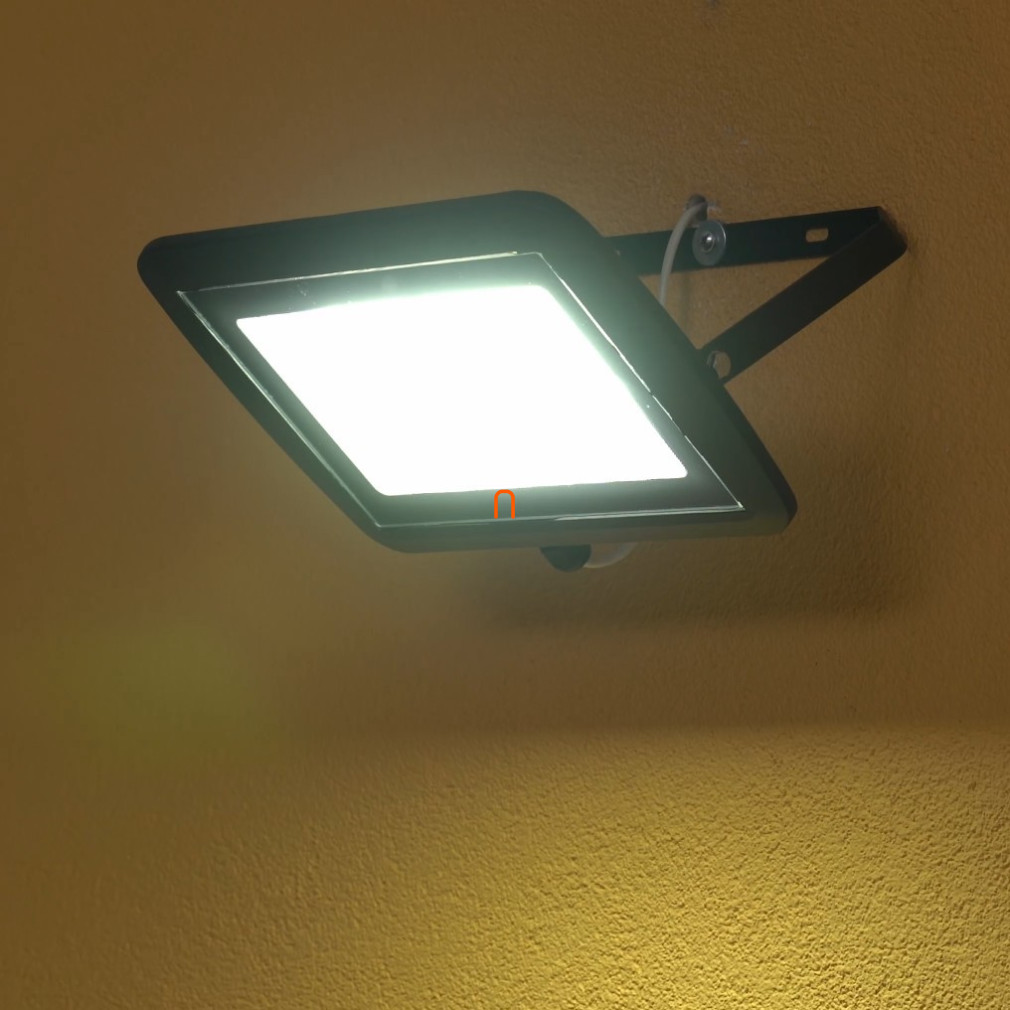 LED reflektor 100W sorkapoccsal, tömszelencével 4000K 8000lm IP65 120fok SMD, lapos, fekete - deLux DEL1635