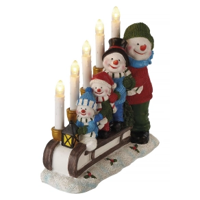   LED gyertyatartó – hóemberek szánon, 24 cm, 2x AA, beltéri, meleg fehér, időzítő