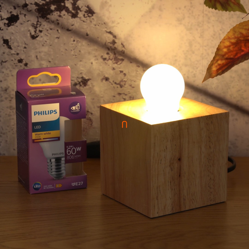 Philips E27 LED 6,5W 806lm 2700K melegfehér opál kisgömb - 60W izzó helyett