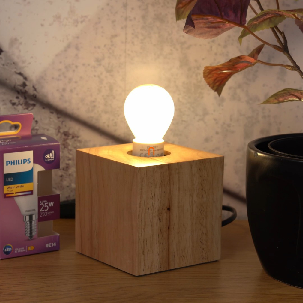 Philips E14 LED 2,2W 250lm 2700K meleg fehér opál kisgömb - 25W izzó helyett