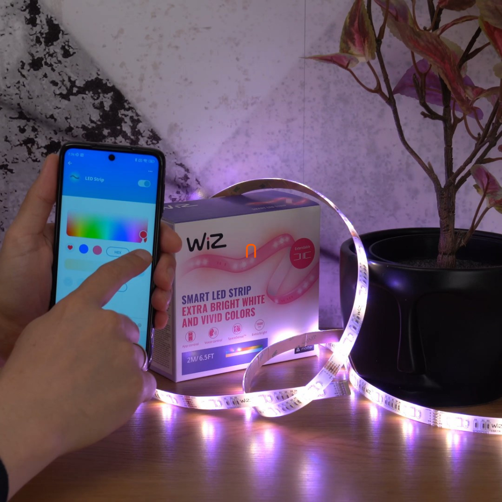 WiZ Wi-Fi LED Strip 20W 1600lm RGB/2700-6500K 2m ledszalag/tápegység szett