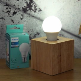   Philips E27 LED, opál, 8 W, 806 lm, hidegfehér fényű - 60 W izzó helyett