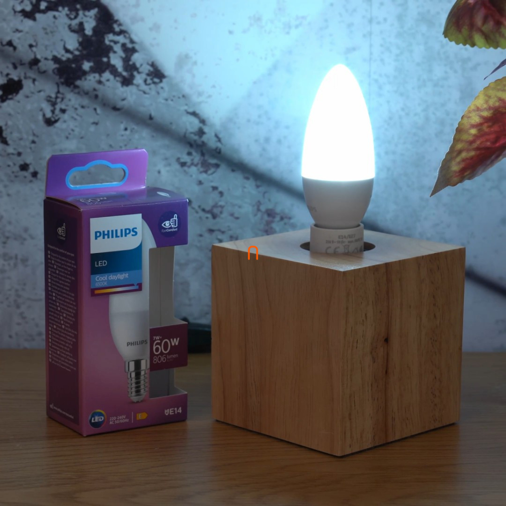 Philips E14 LED gyertya 7W 806lm 6500K daylight fehér - 60W izzó helyett