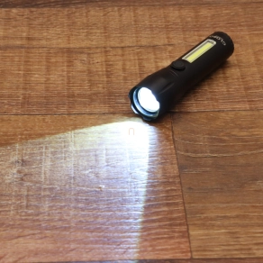 Tölthető LED zseblámpa, 11,5 cm - Lighta Globo 31919